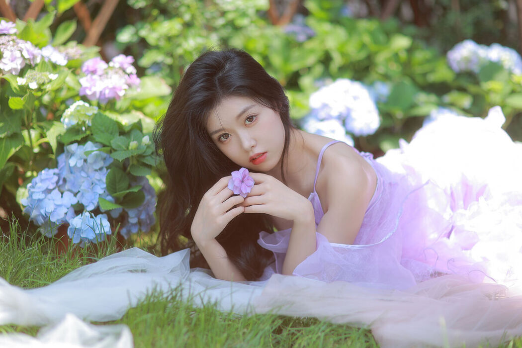 YiTuYu艺图语 Vol.6993 Zhang Yan Qiu