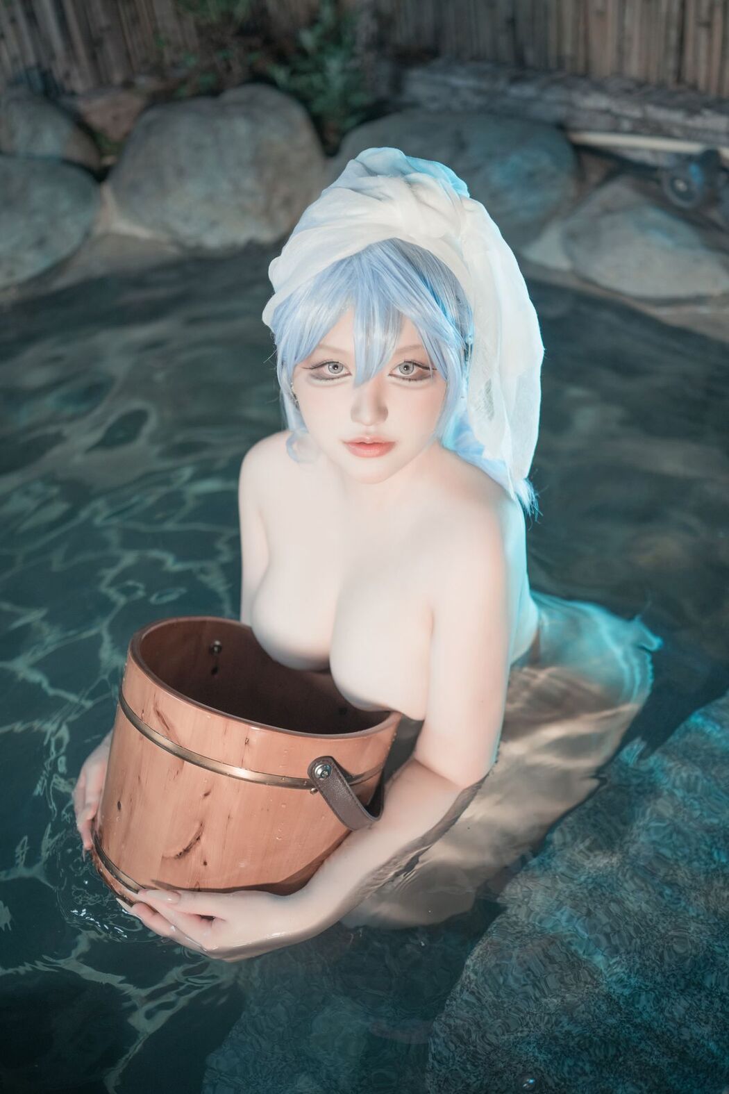 Coser@夏鸽鸽不想起床 &#8211; 温泉假日 (47P &#8211; 1V)