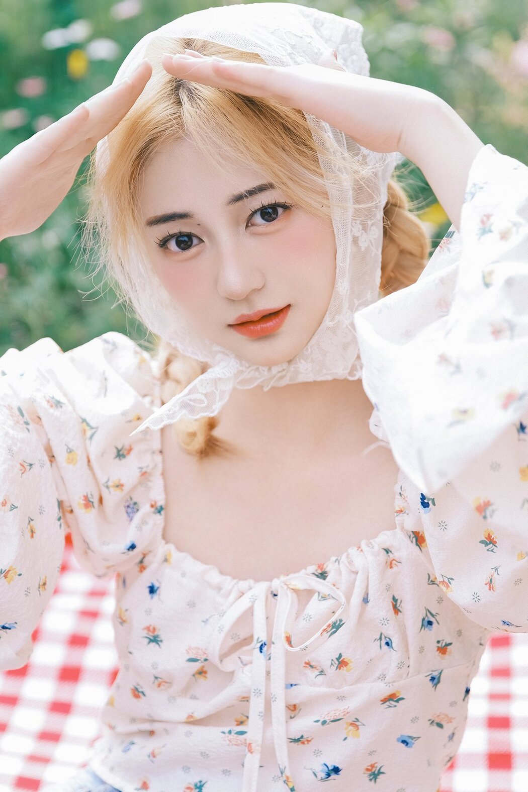 YiTuYu艺图语 Vol.7013 YY Bu Shi Ya Ya Cover Photo