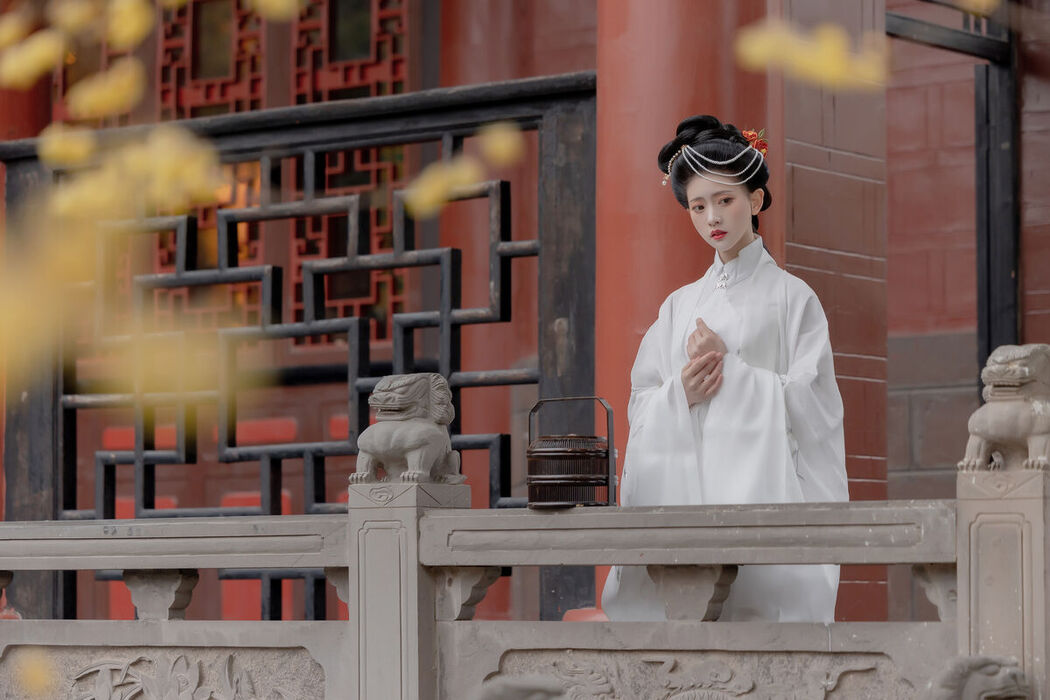 YiTuYu艺图语 Vol.7008 Lin Aki Nai