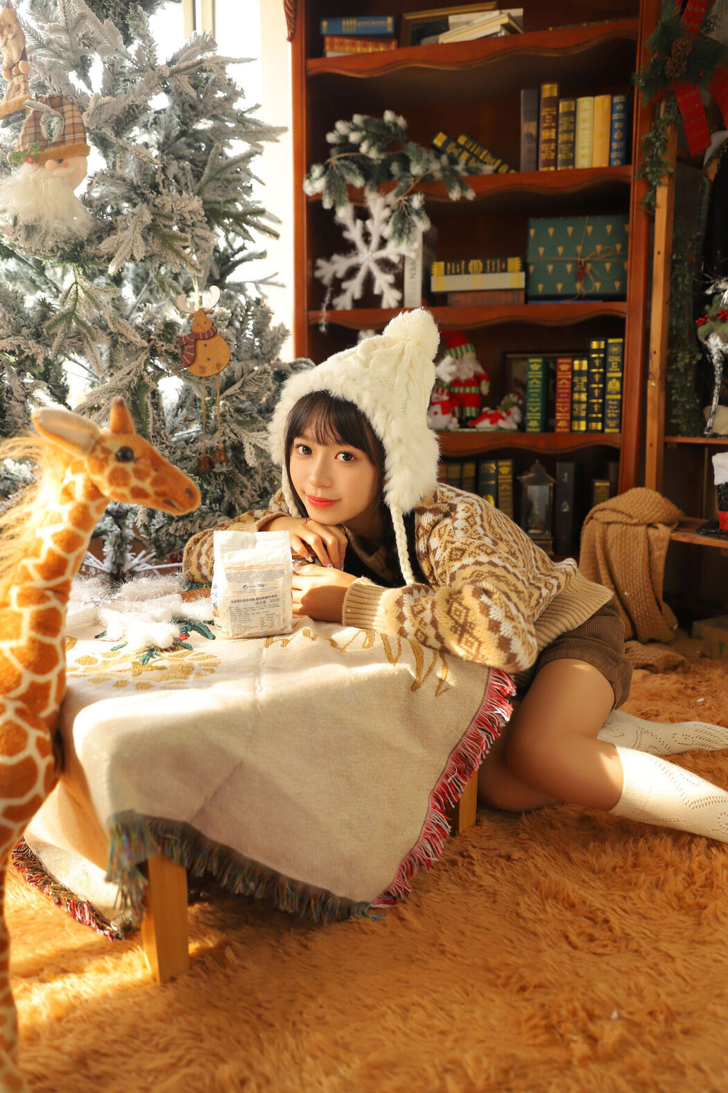 YiTuYu艺图语 Vol.6951 Yan Yun Lin