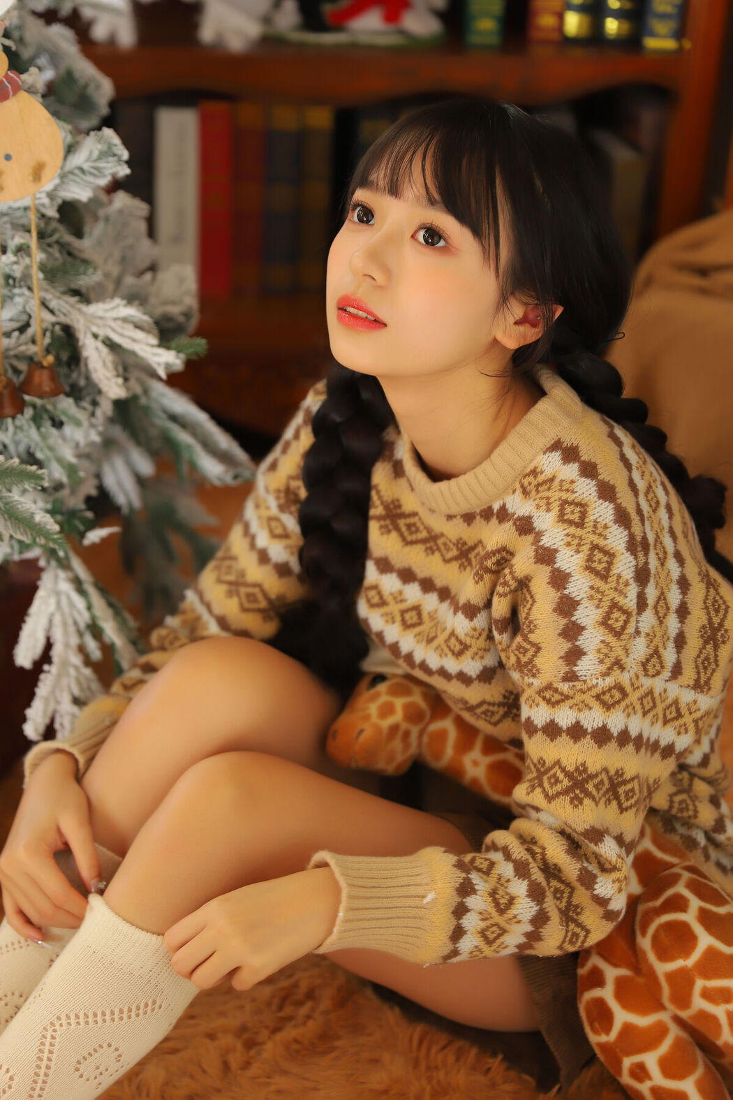 YiTuYu艺图语 Vol.6951 Yan Yun Lin