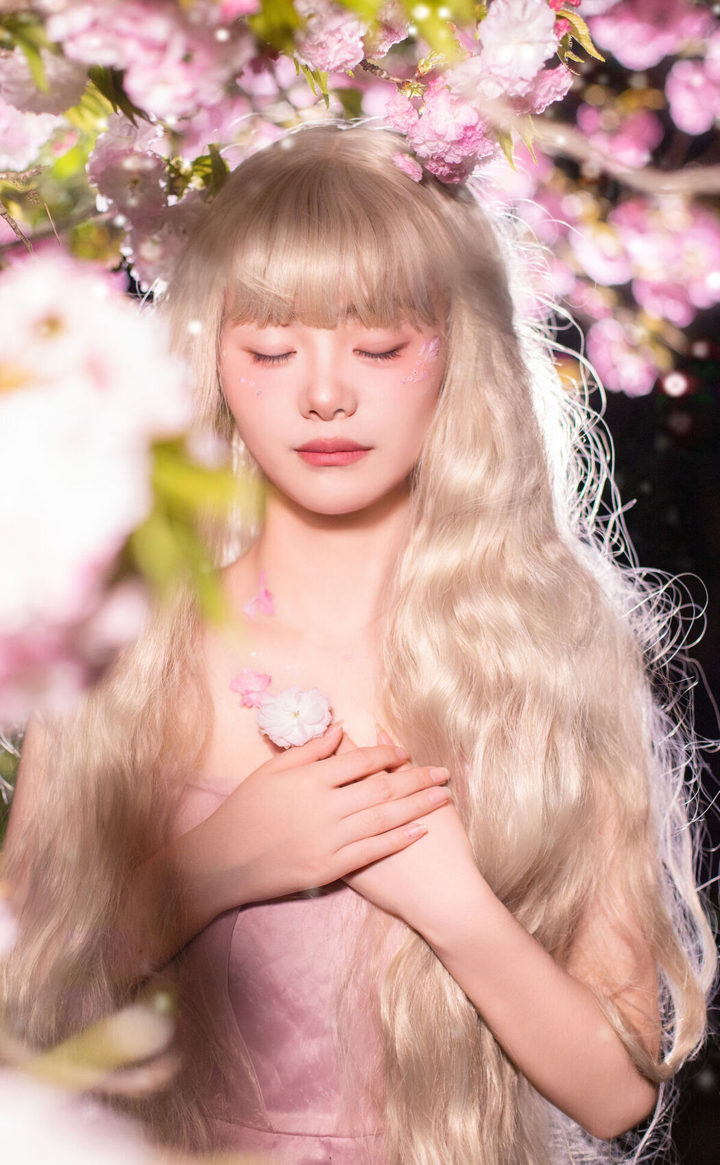 YiTuYu艺图语 Vol.7048 Yu Qi
