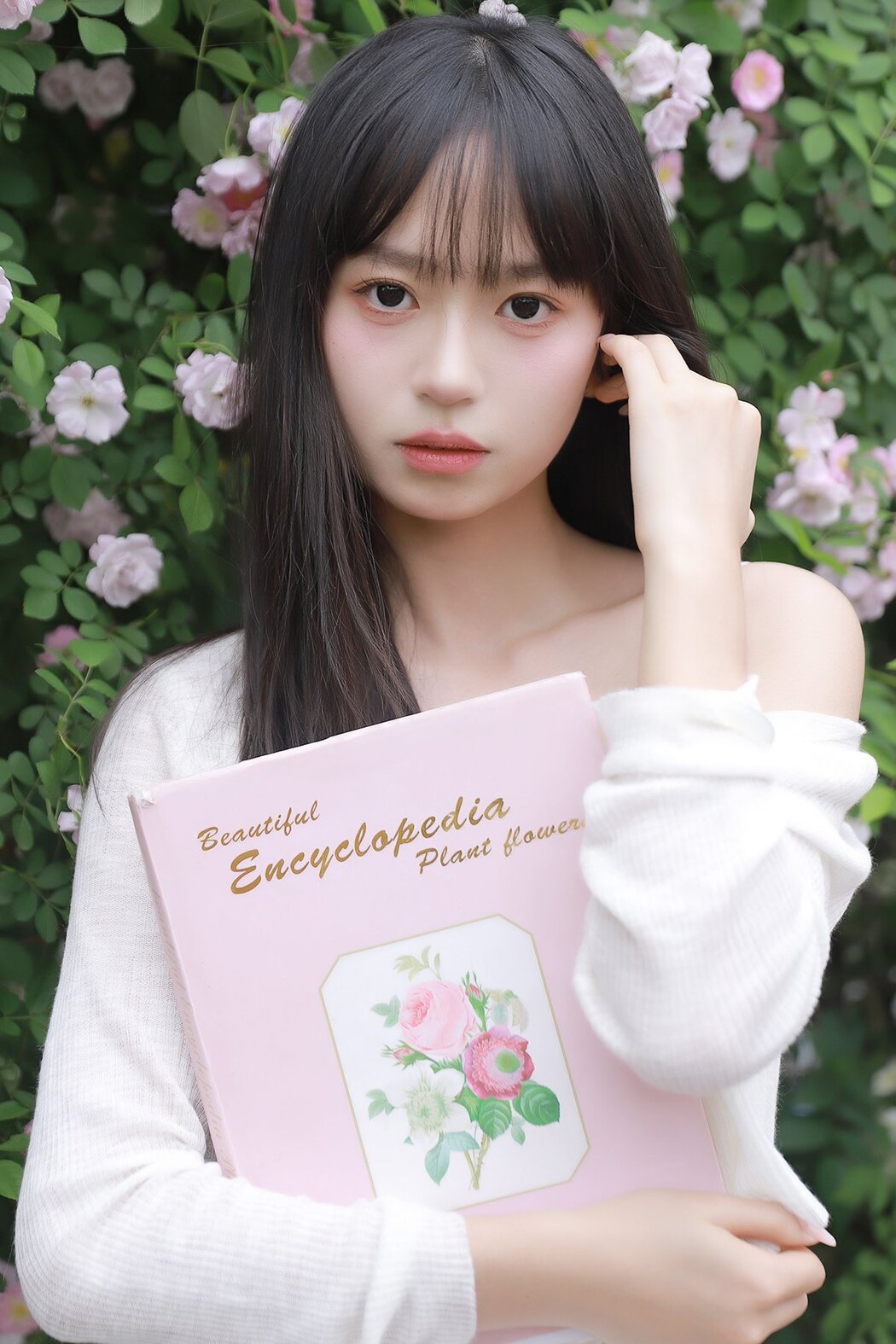 YiTuYu艺图语 Vol.6967 Yan Yun Lin Cover Photo