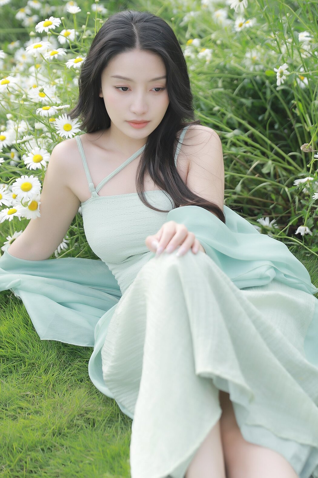 YiTuYu艺图语 Vol.7001 Jing Zi Jinns Cover Photo