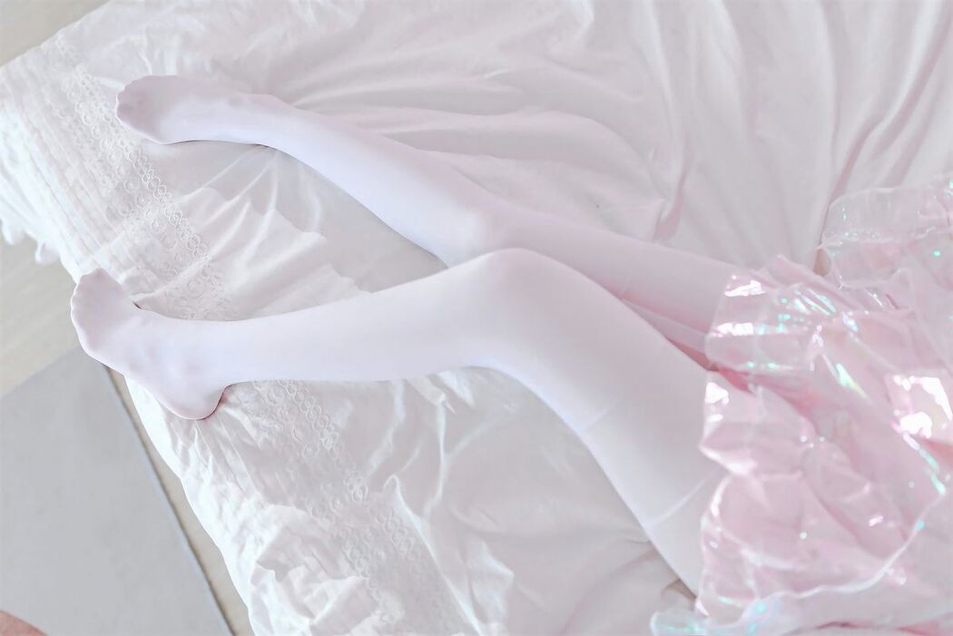 Coser@洛桑w伊梓 – 雪糕 (34P)
