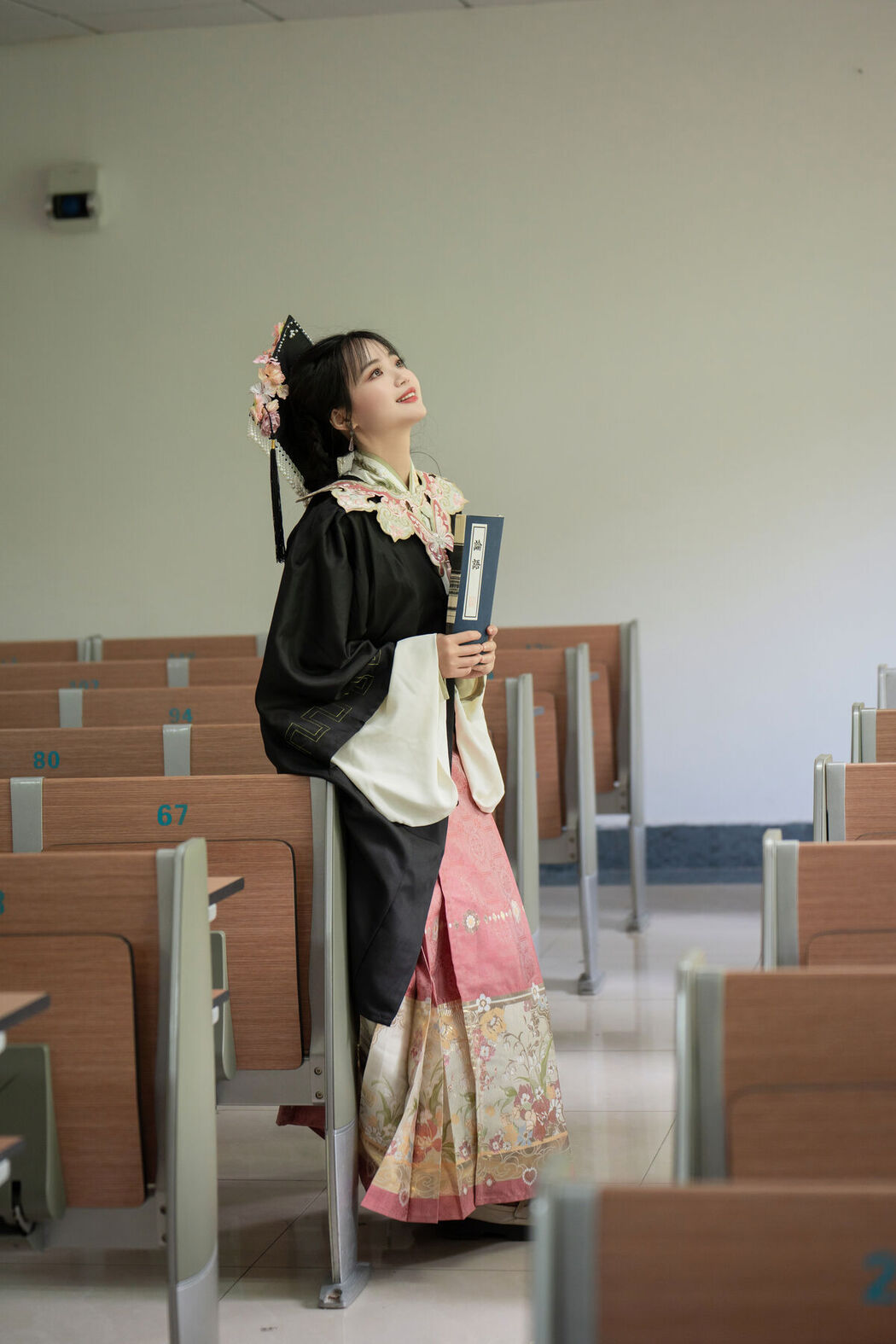 YiTuYu艺图语 Vol.7004 Xiao Ou O