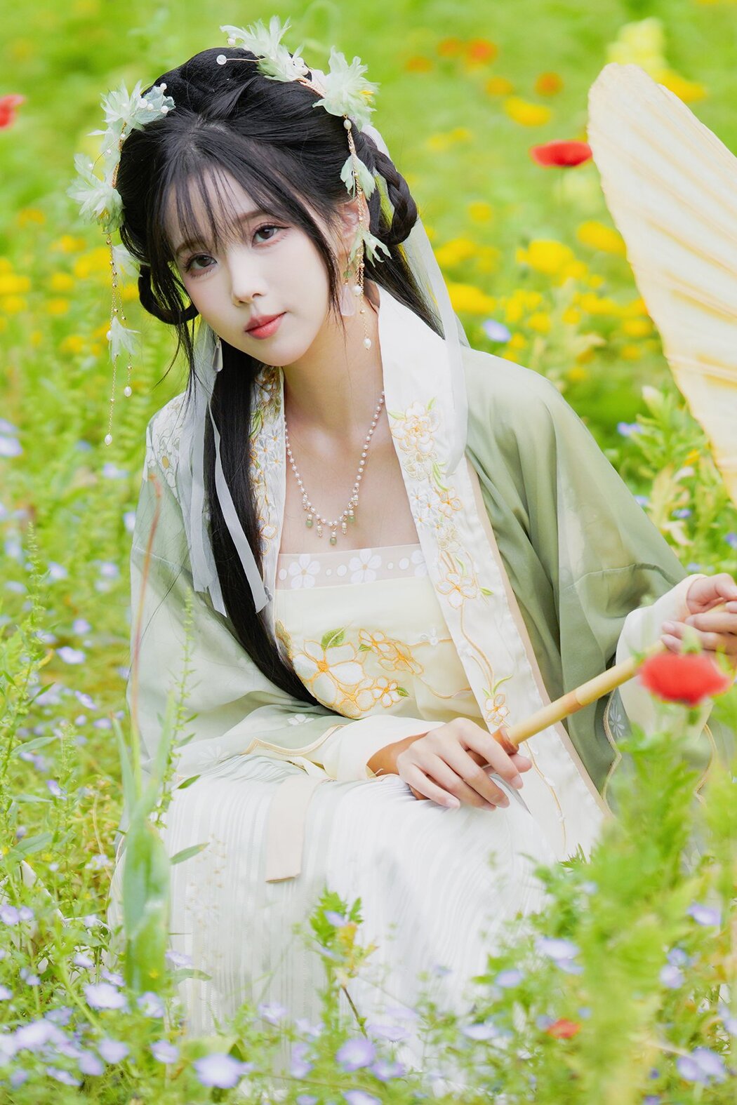 YiTuYu艺图语 Vol.7054 Shi Luo Man Di Qiu Cover Photo