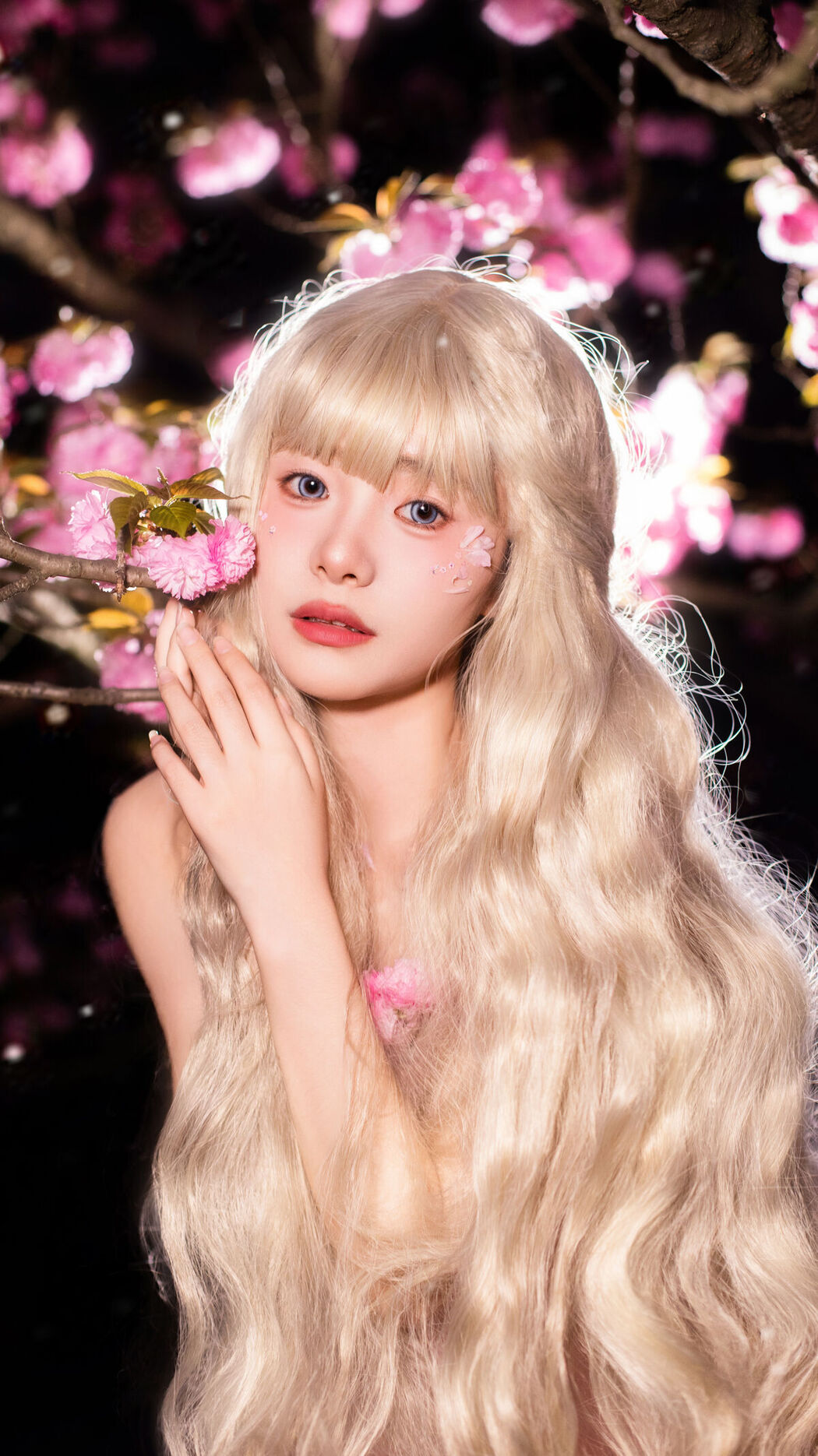 YiTuYu艺图语 Vol.7048 Yu Qi