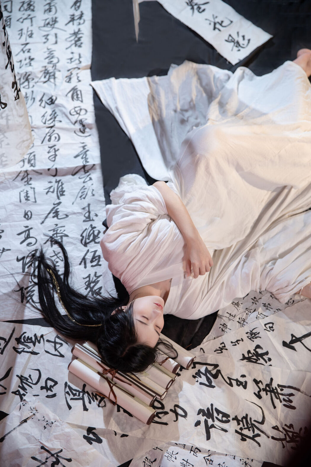 YiTuYu艺图语 Vol.6978 Lxy