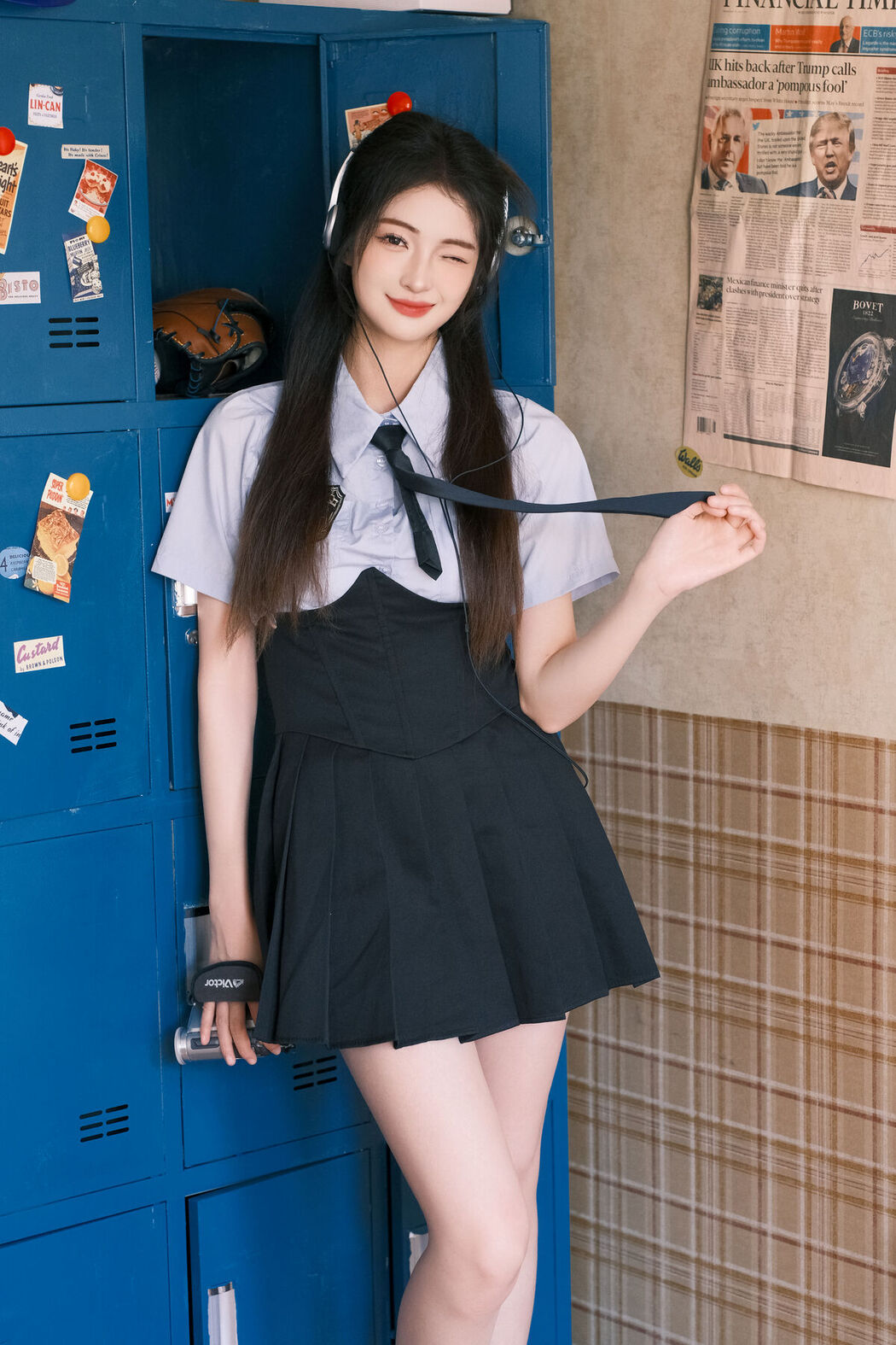 YiTuYu艺图语 Vol.7067 Xiao Dai Tong Xue