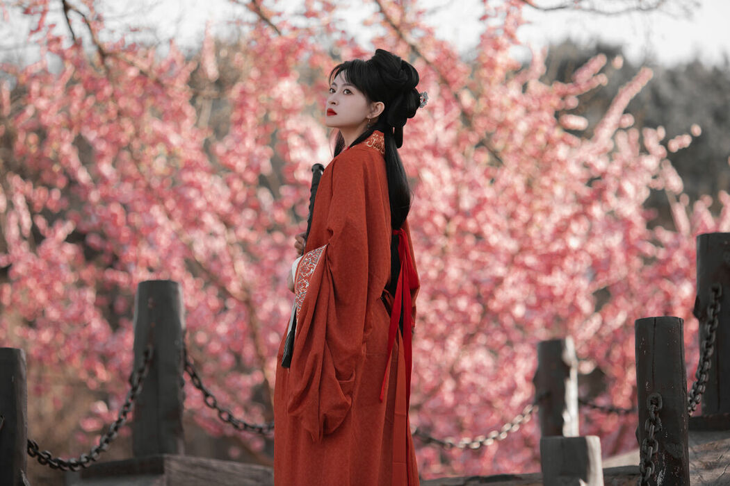 YiTuYu艺图语 Vol.7083 Yi Xuan