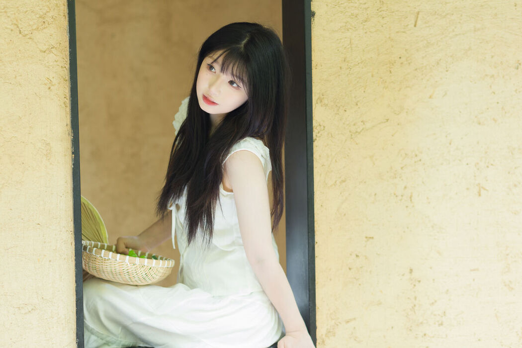 YiTuYu艺图语 Vol.7121 Yue Yue Gong Zhu