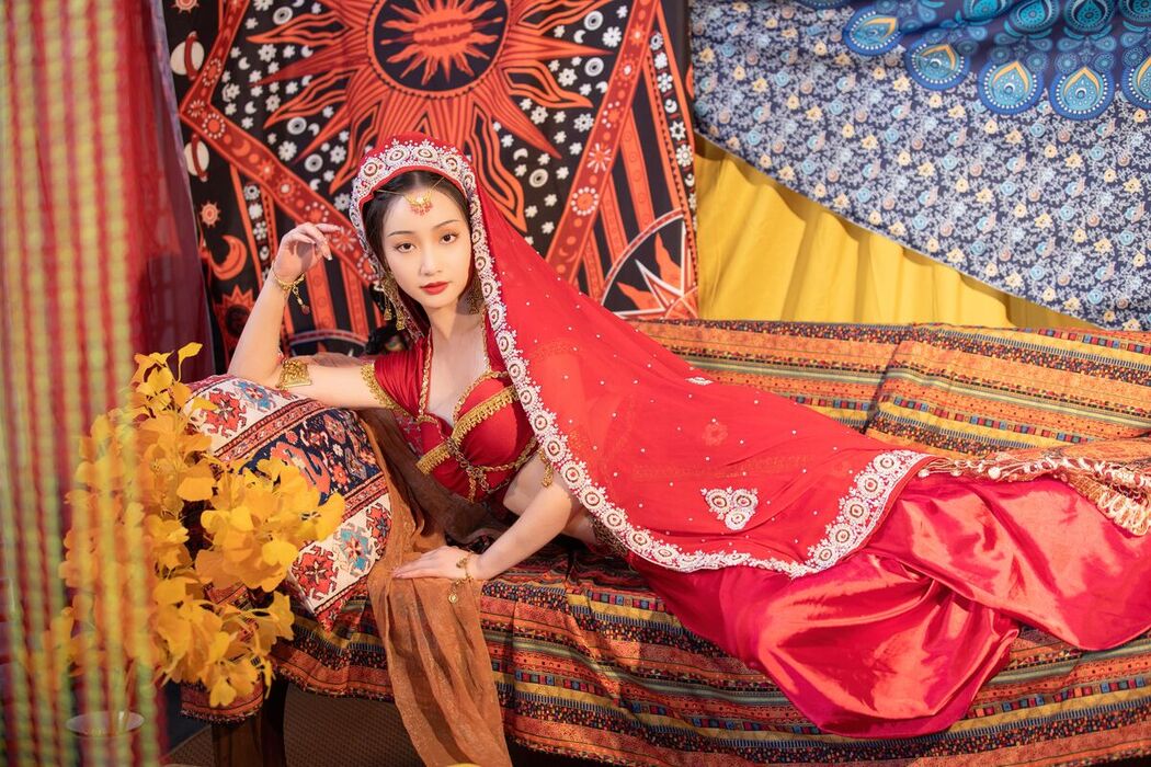 YiTuYu艺图语 Vol.7073 Ling Zi Xi