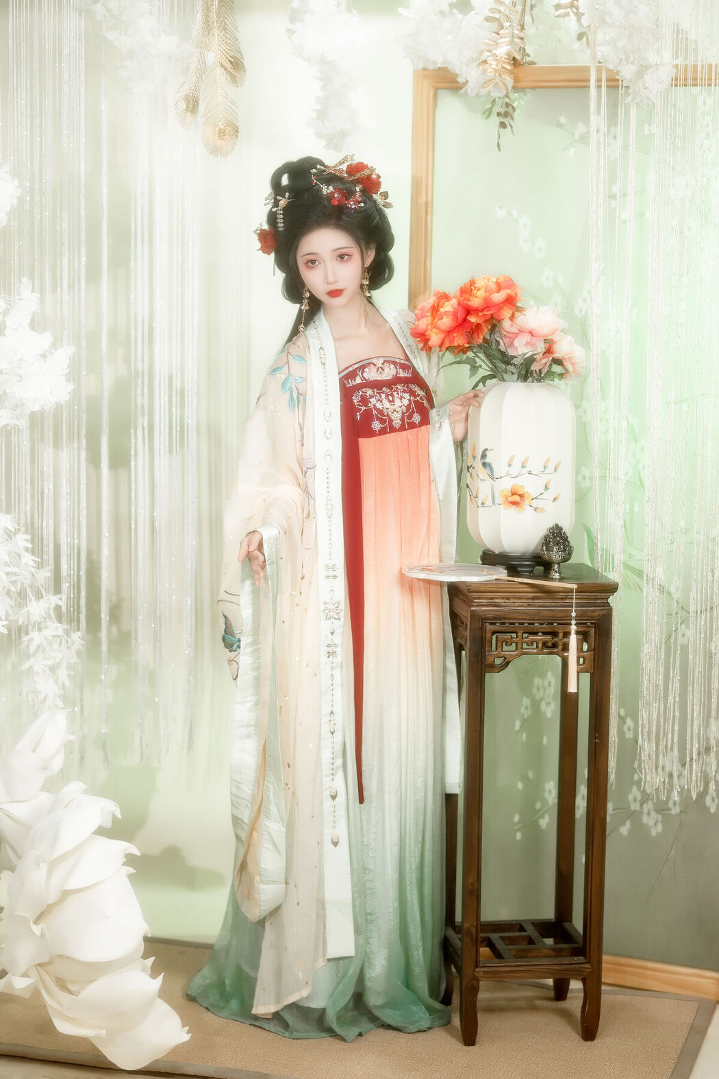 YiTuYu艺图语 Vol.7124 Qi Luo Sheng De Xiao Su Su