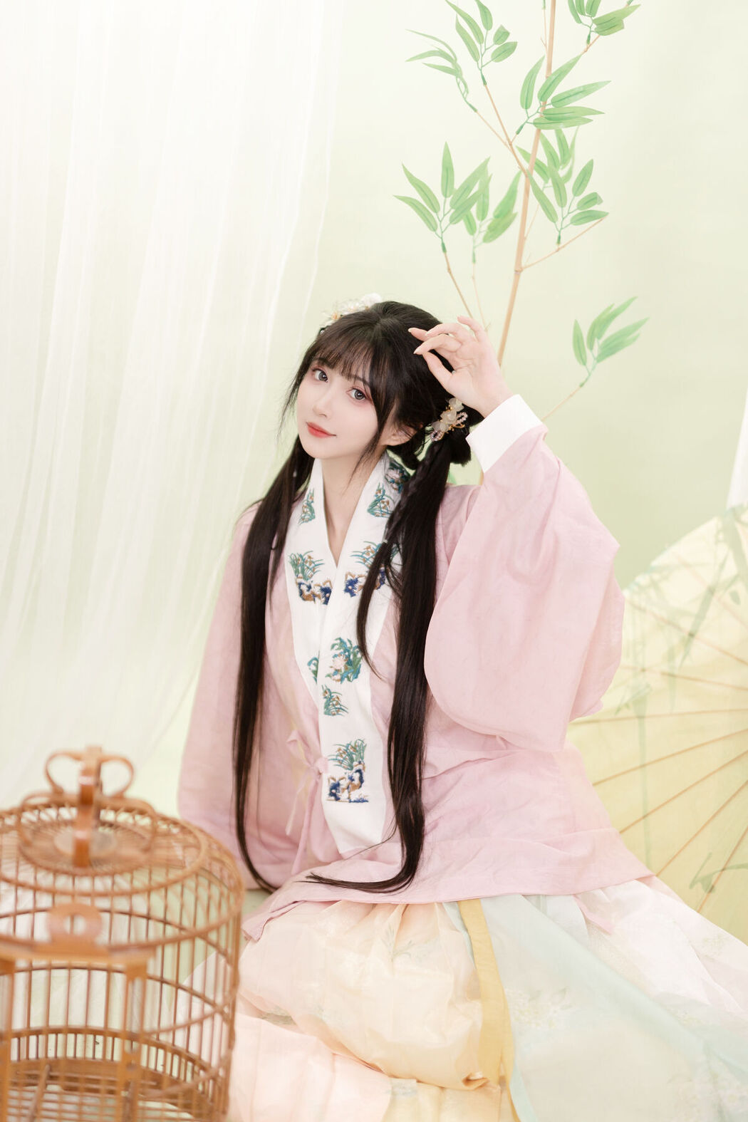 YiTuYu艺图语 Vol.7125 Qi Luo Sheng De Xiao Su Su