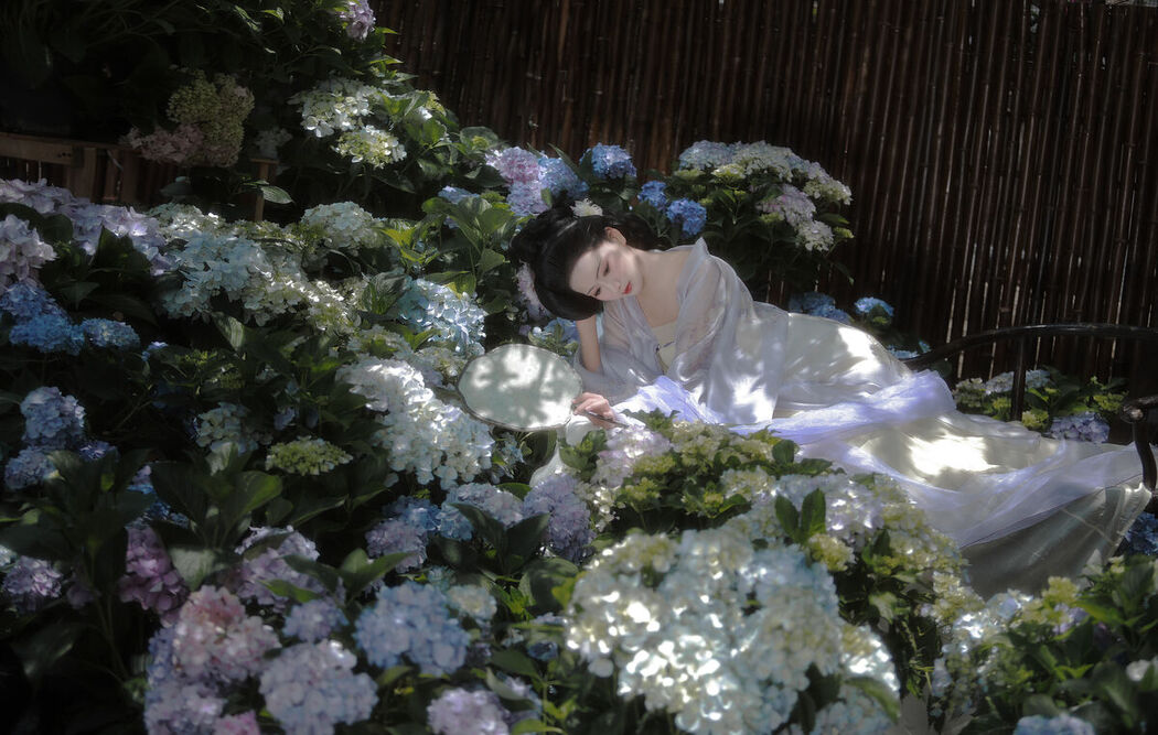 YiTuYu艺图语 Vol.7079 Yu Jin