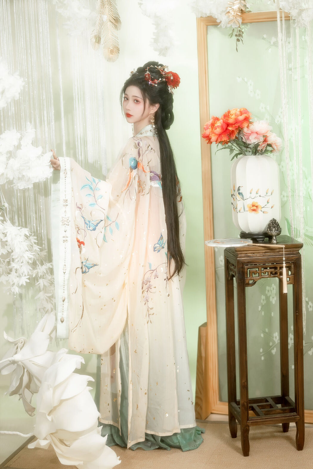 YiTuYu艺图语 Vol.7124 Qi Luo Sheng De Xiao Su Su