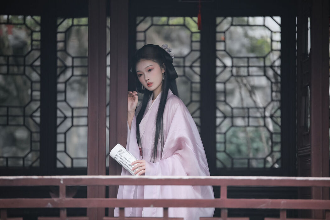 YiTuYu艺图语 Vol.7097 Qin Qin