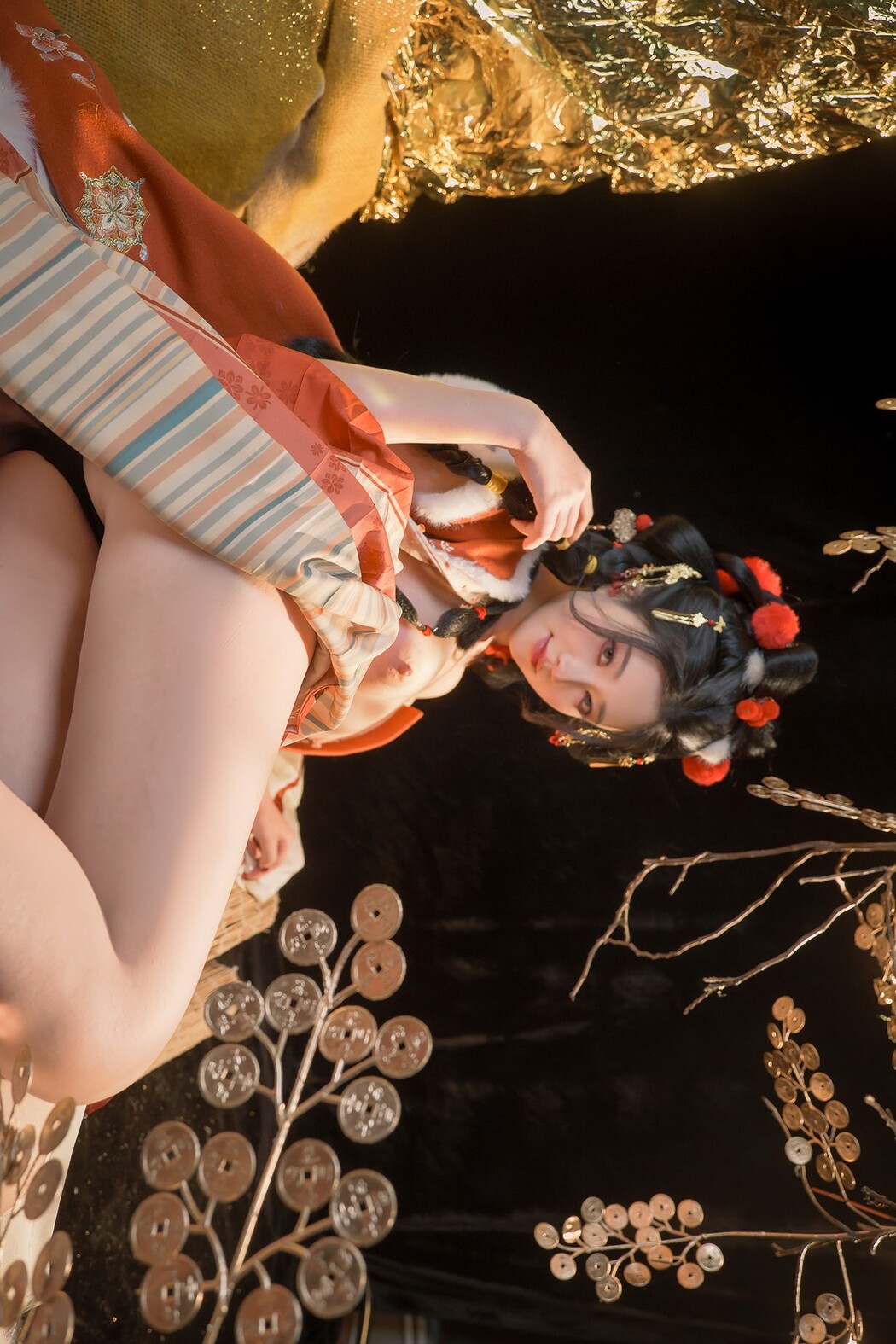 年年Nnian, ヌード写真集 Golden Tree