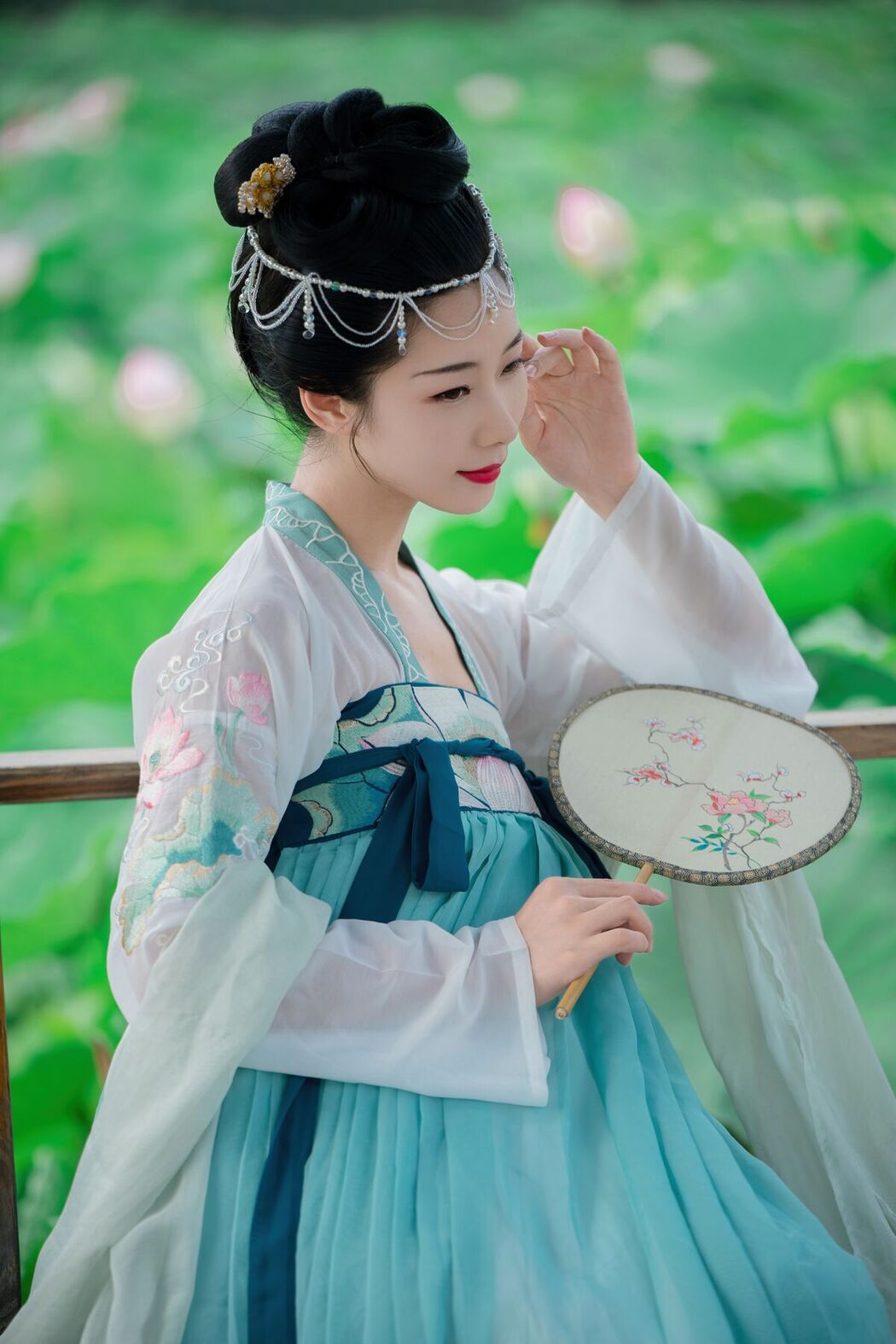 YiTuYu艺图语 Vol.7066 Mu Ge