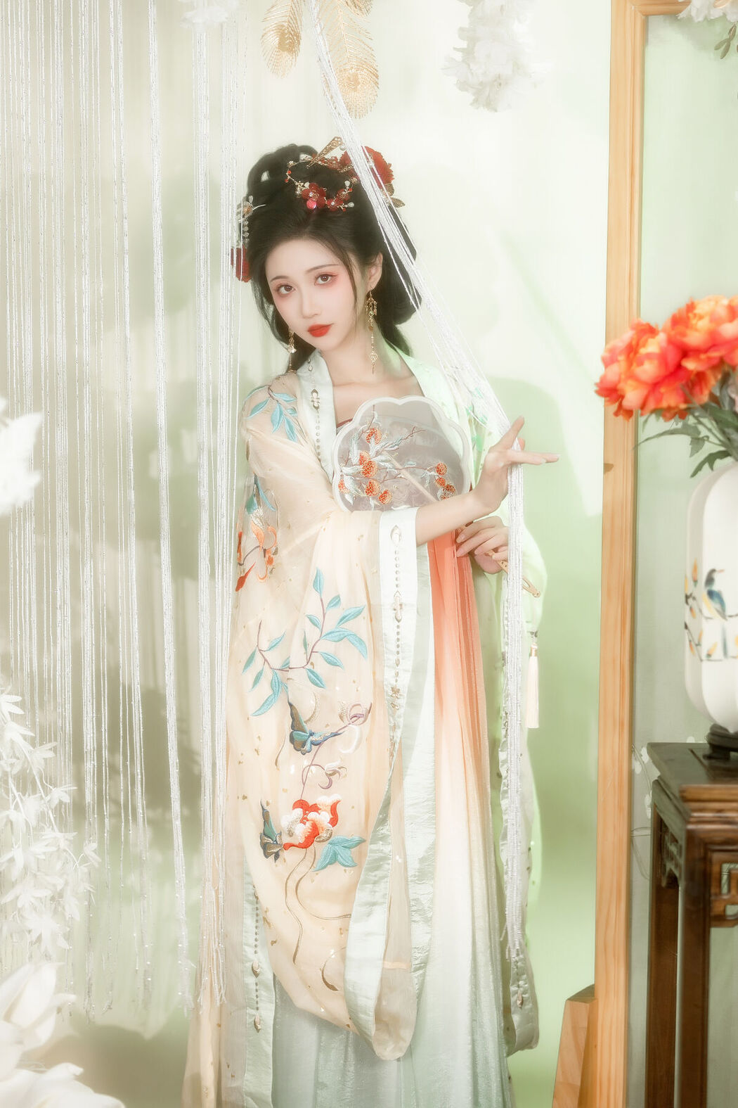 YiTuYu艺图语 Vol.7124 Qi Luo Sheng De Xiao Su Su