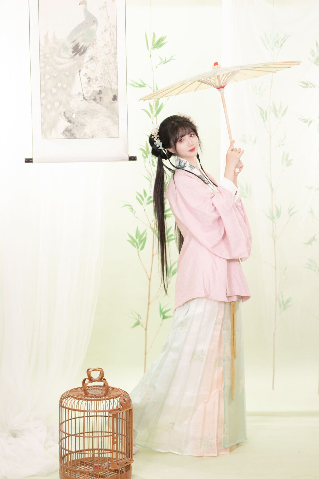 YiTuYu艺图语 Vol.7125 Qi Luo Sheng De Xiao Su Su