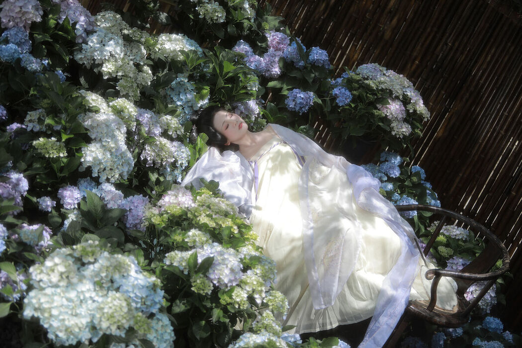 YiTuYu艺图语 Vol.7079 Yu Jin