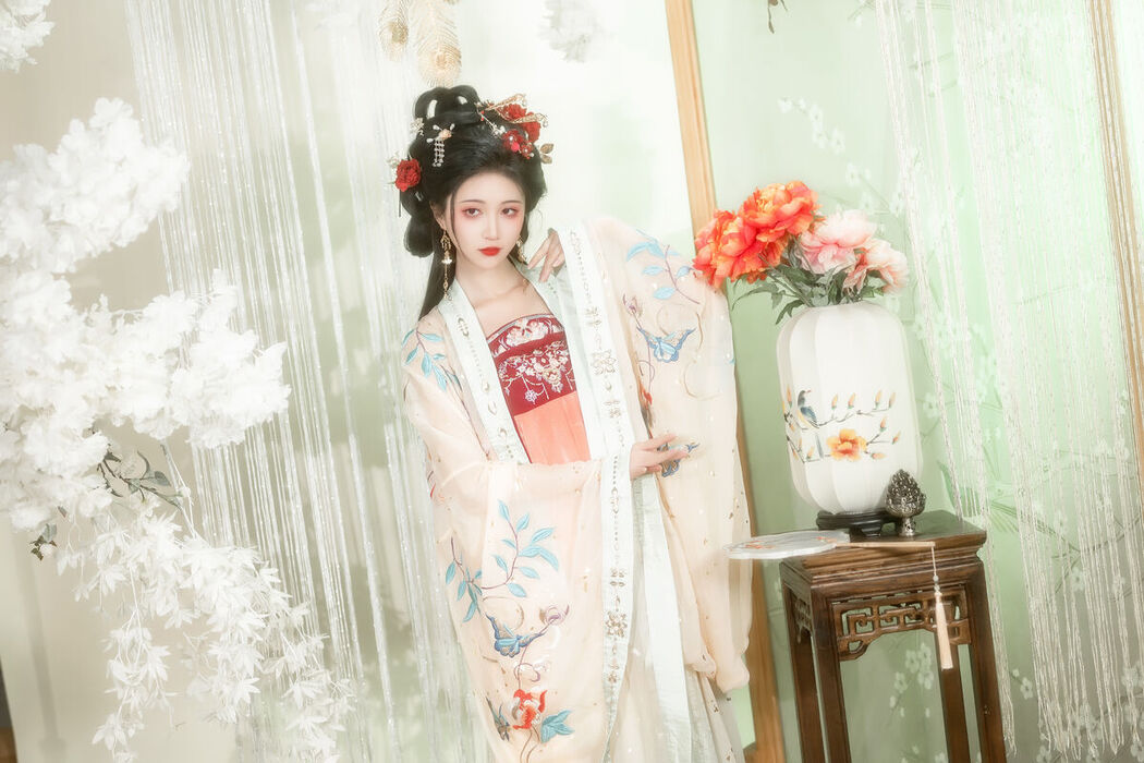 YiTuYu艺图语 Vol.7124 Qi Luo Sheng De Xiao Su Su