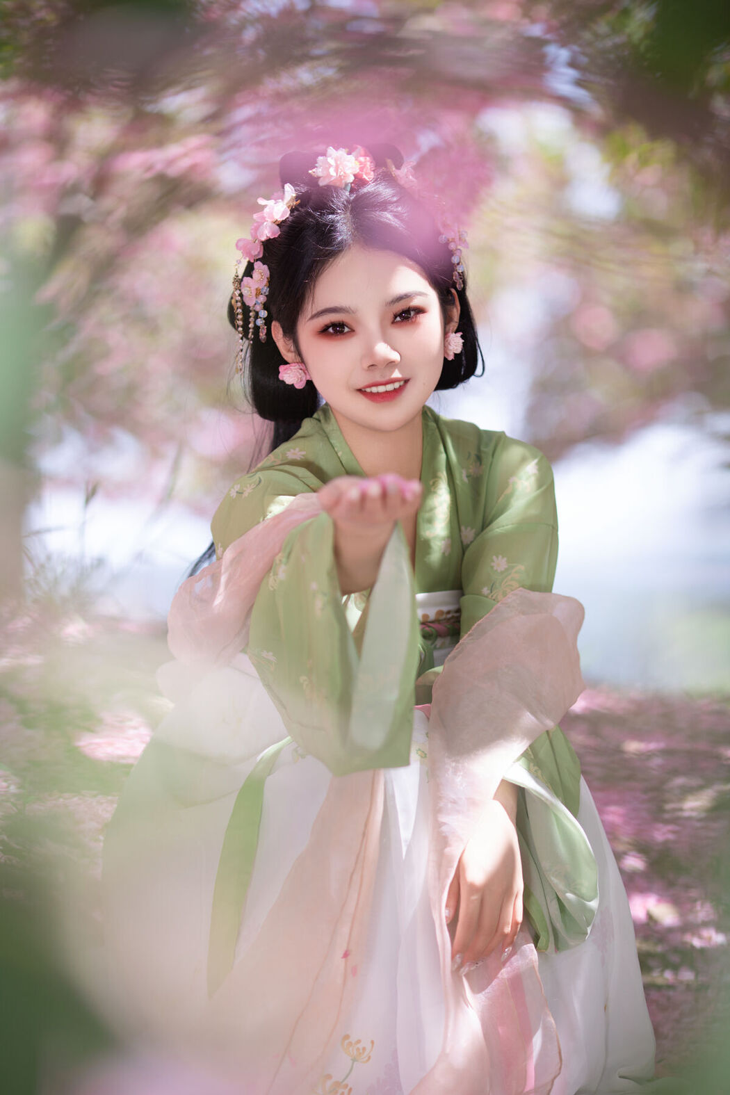 YiTuYu艺图语 Vol.7102 Wan Yi