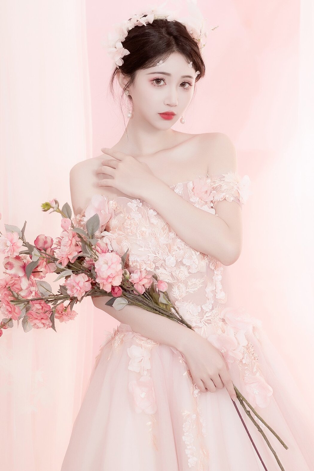YiTuYu艺图语 Vol.7107 Qi Luo Sheng De Xiao Su Su Cover Photo