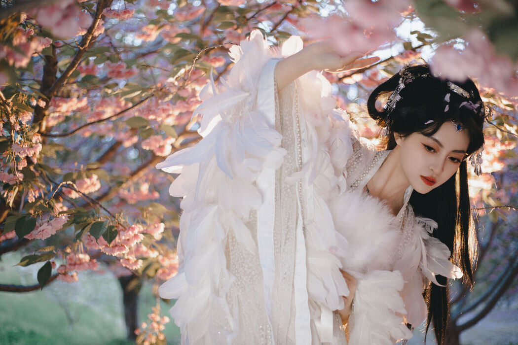 YiTuYu艺图语 Vol.7115 Yi Xuan