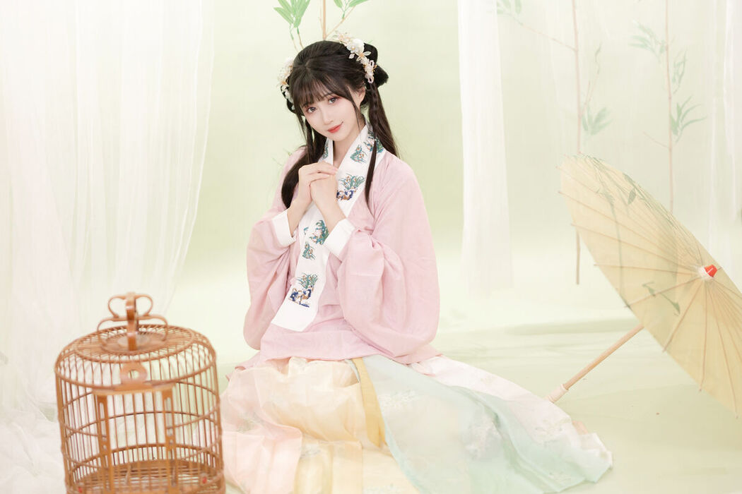 YiTuYu艺图语 Vol.7125 Qi Luo Sheng De Xiao Su Su