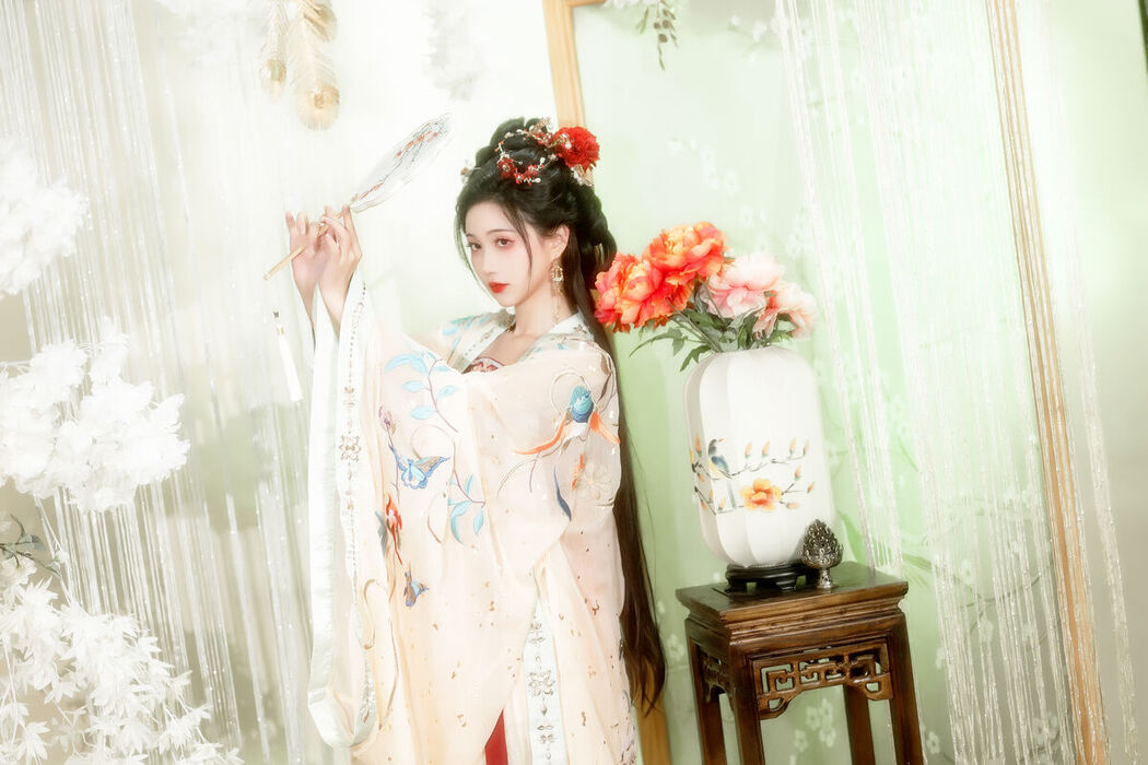 YiTuYu艺图语 Vol.7124 Qi Luo Sheng De Xiao Su Su