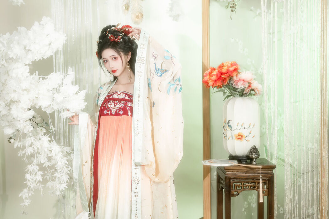 YiTuYu艺图语 Vol.7124 Qi Luo Sheng De Xiao Su Su