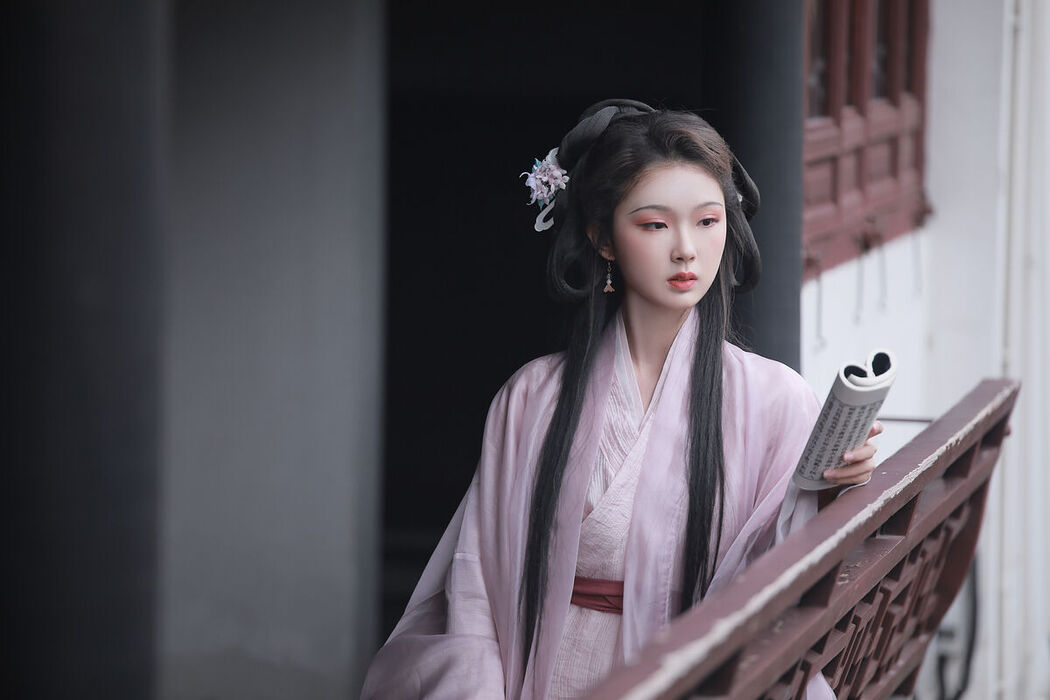 YiTuYu艺图语 Vol.7097 Qin Qin
