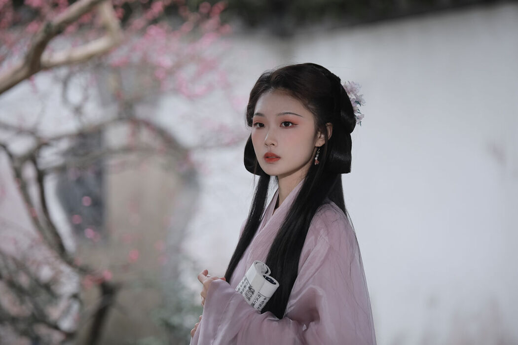 YiTuYu艺图语 Vol.7097 Qin Qin
