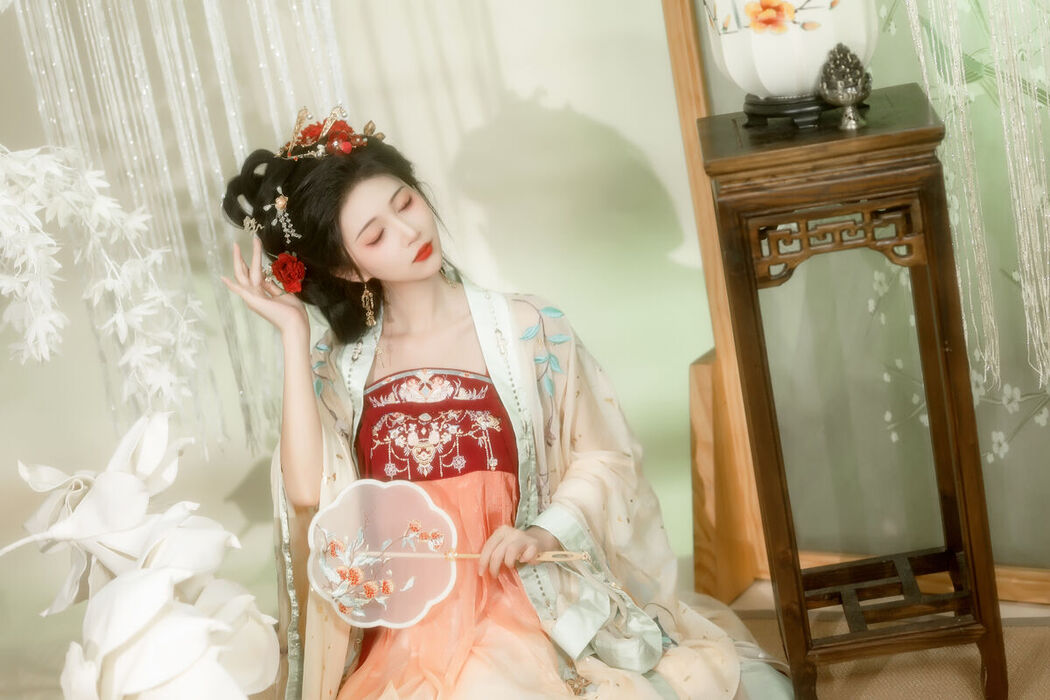 YiTuYu艺图语 Vol.7124 Qi Luo Sheng De Xiao Su Su