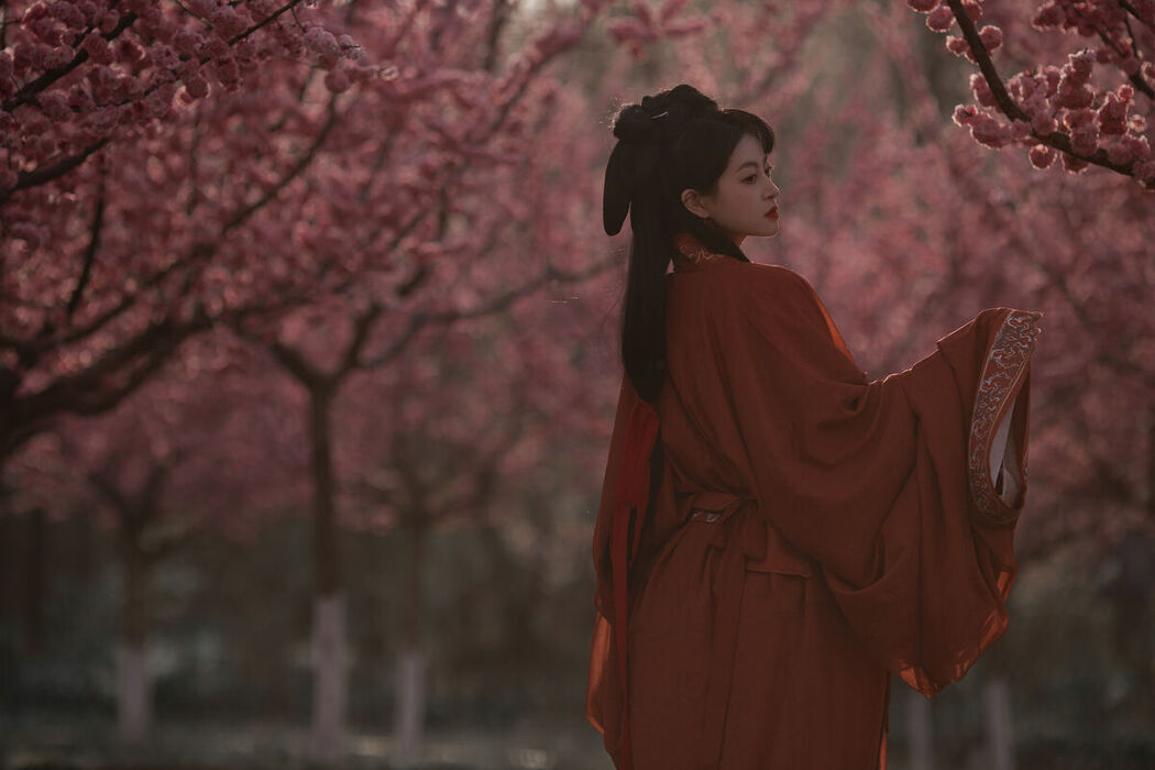 YiTuYu艺图语 Vol.7083 Yi Xuan