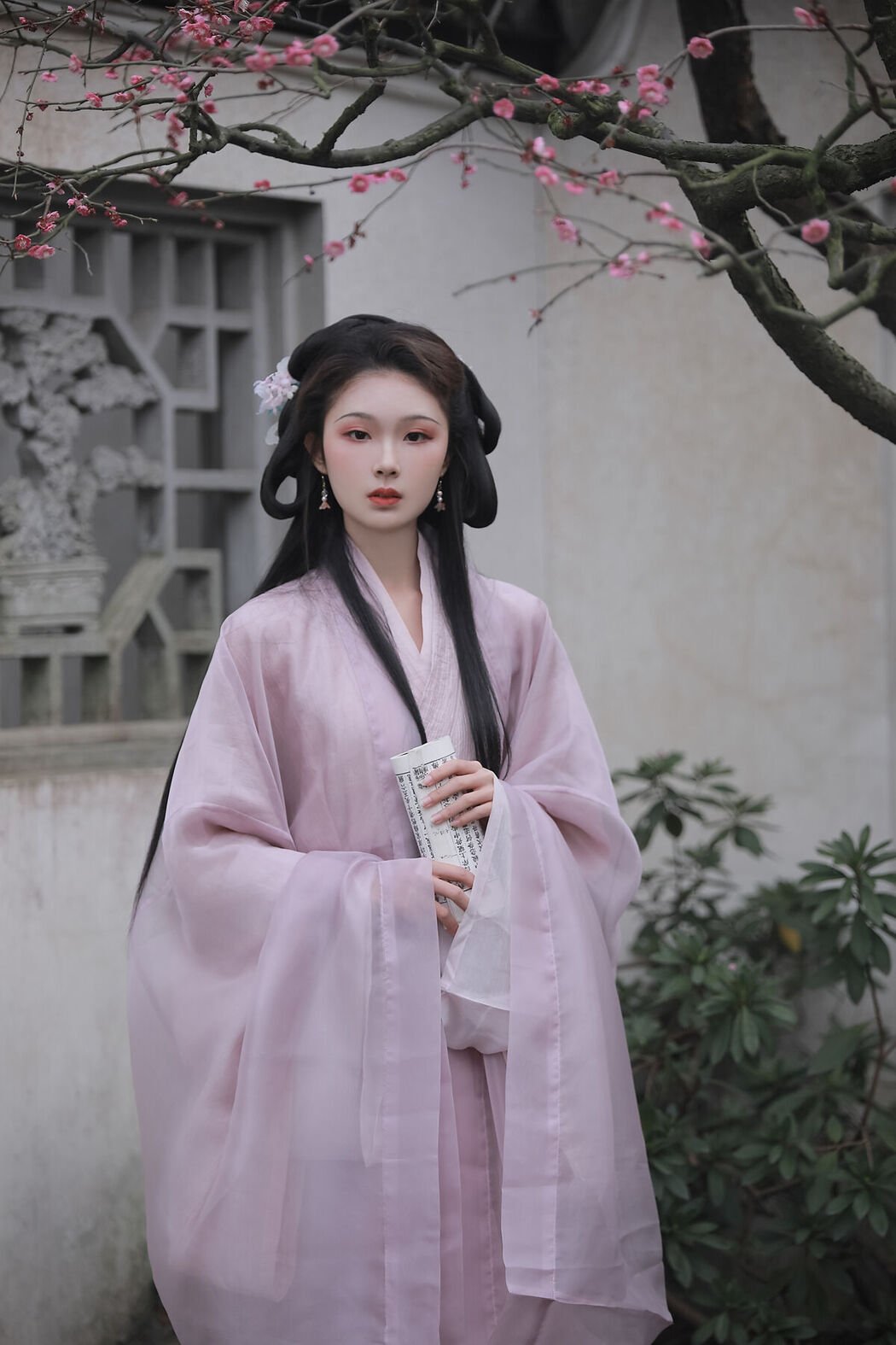 YiTuYu艺图语 Vol.7097 Qin Qin