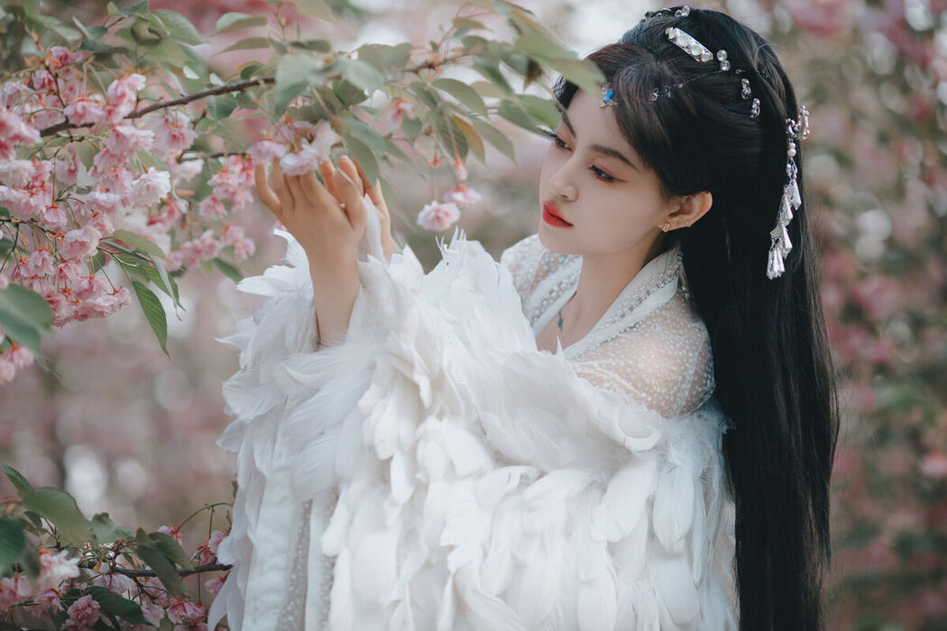 YiTuYu艺图语 Vol.7115 Yi Xuan