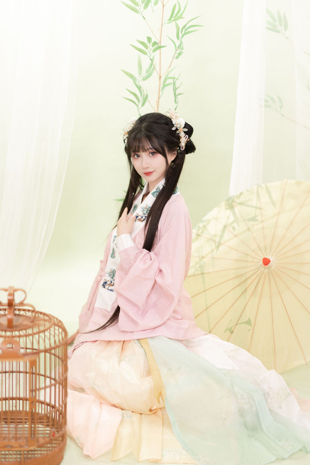 YiTuYu艺图语 Vol.7125 Qi Luo Sheng De Xiao Su Su