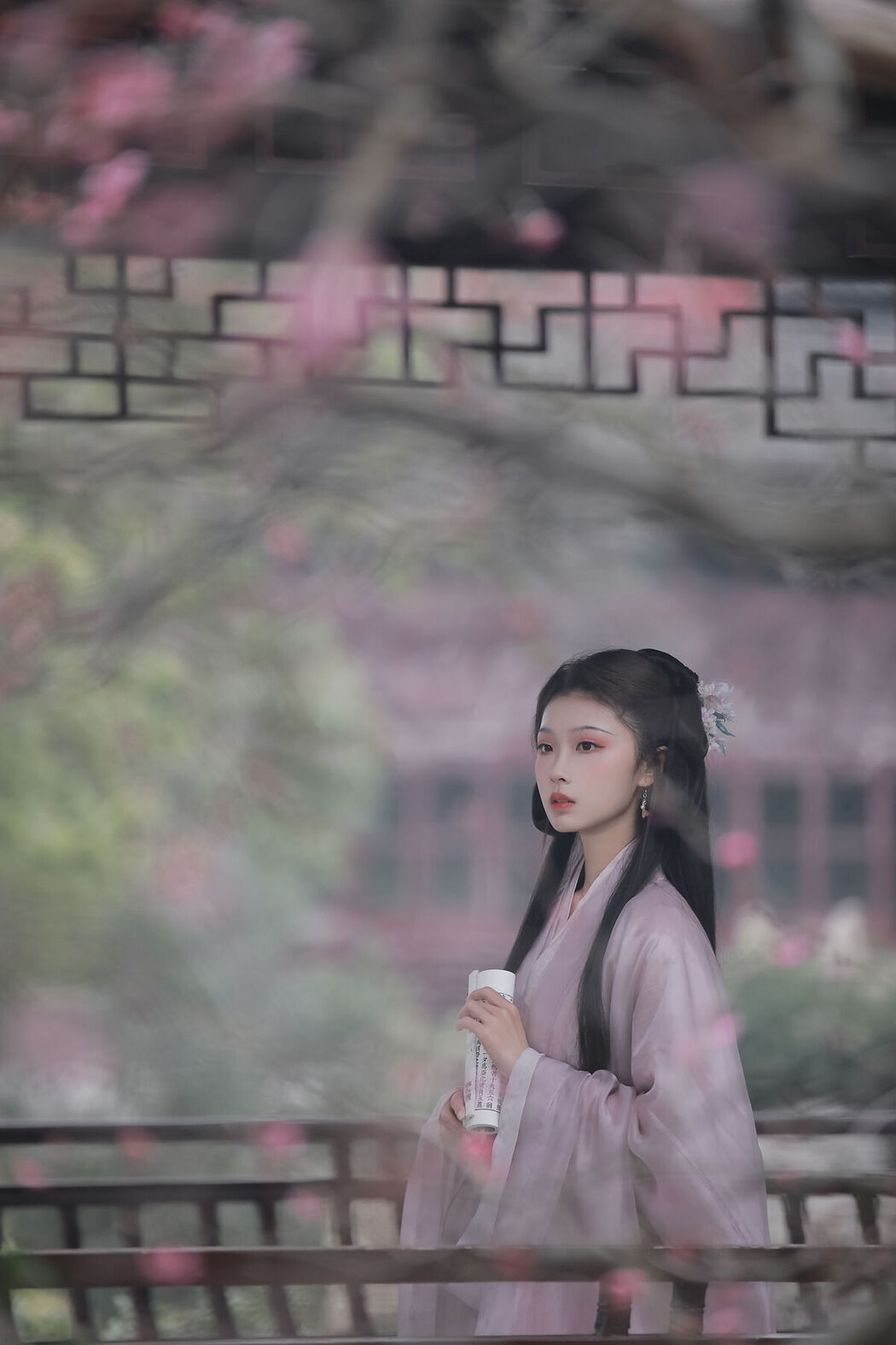 YiTuYu艺图语 Vol.7097 Qin Qin