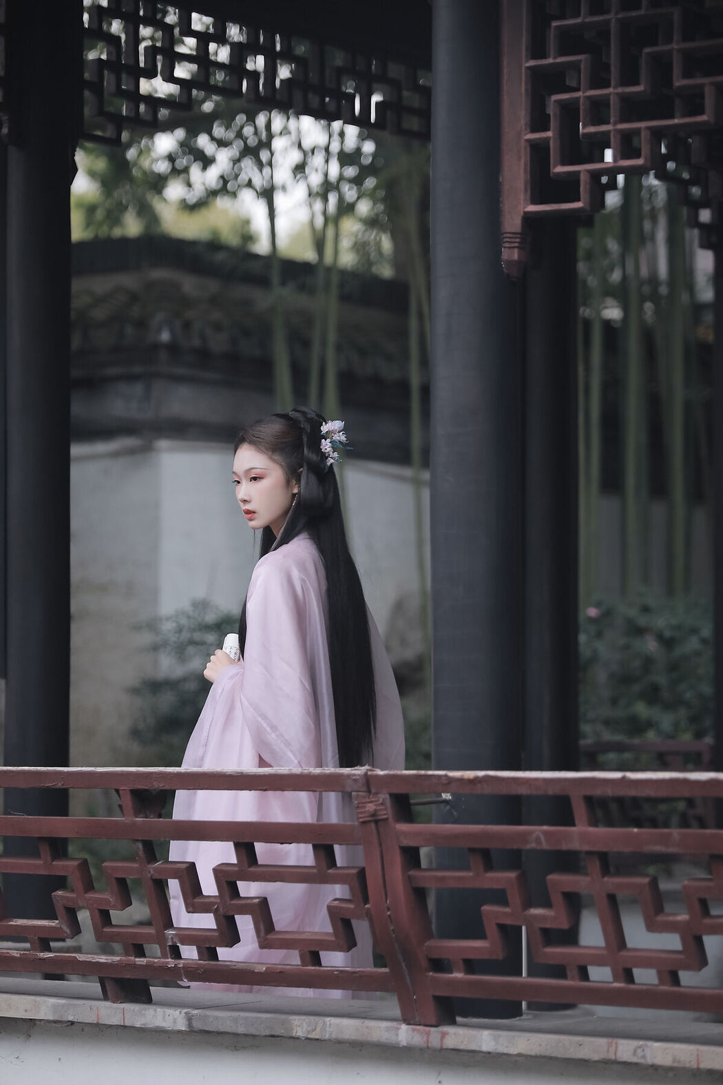YiTuYu艺图语 Vol.7097 Qin Qin