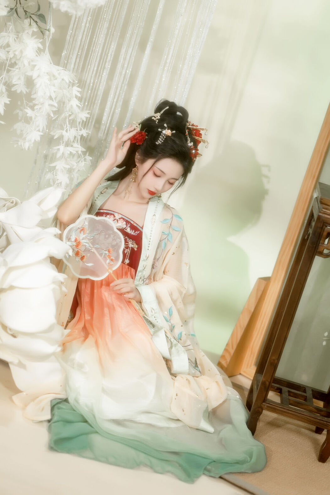 YiTuYu艺图语 Vol.7124 Qi Luo Sheng De Xiao Su Su