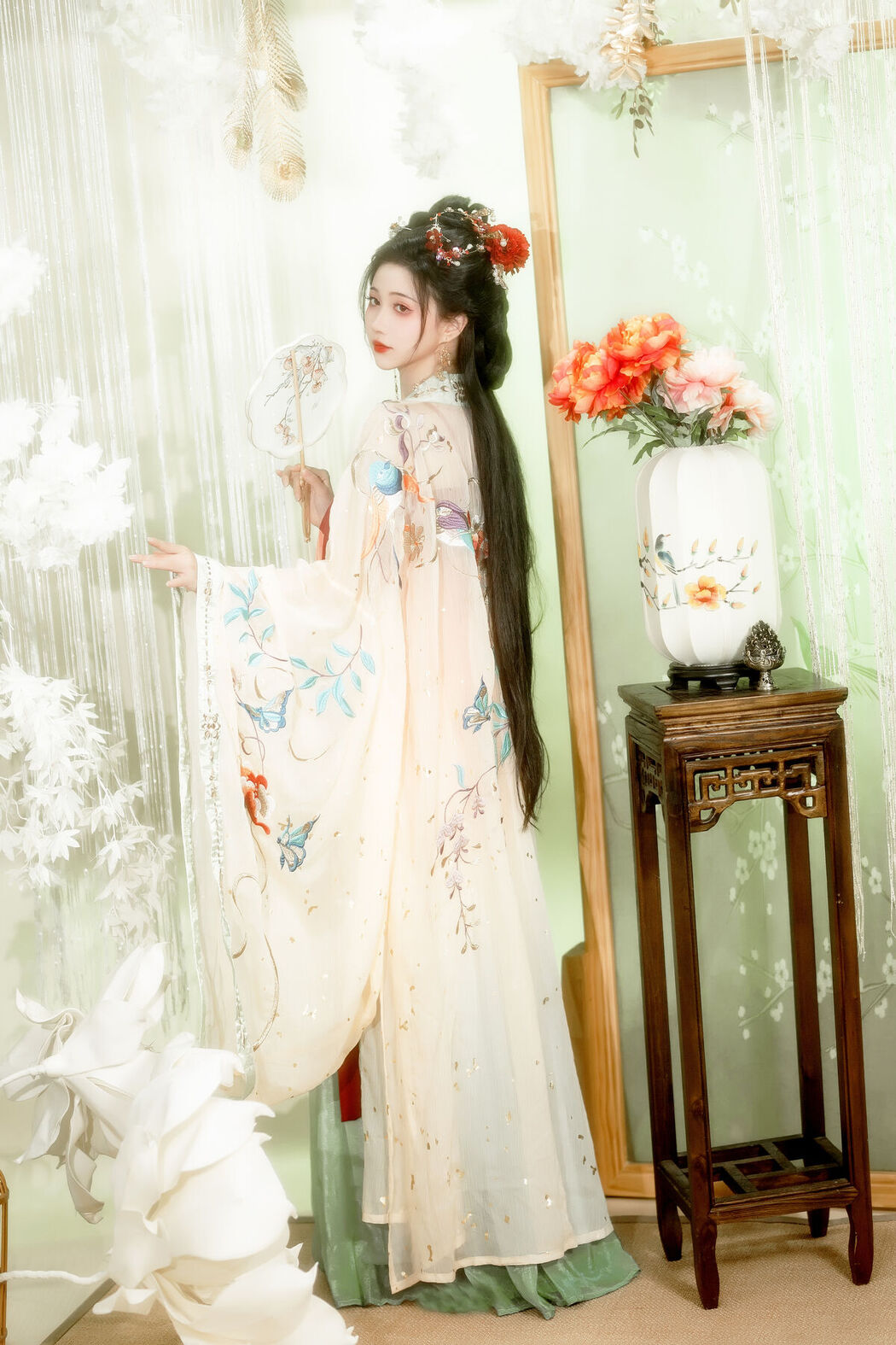 YiTuYu艺图语 Vol.7124 Qi Luo Sheng De Xiao Su Su