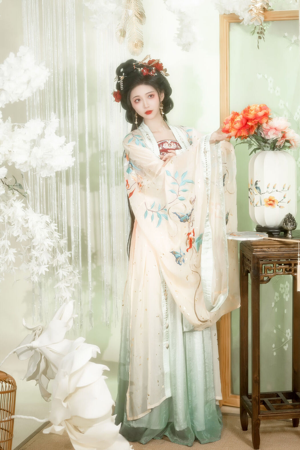 YiTuYu艺图语 Vol.7124 Qi Luo Sheng De Xiao Su Su