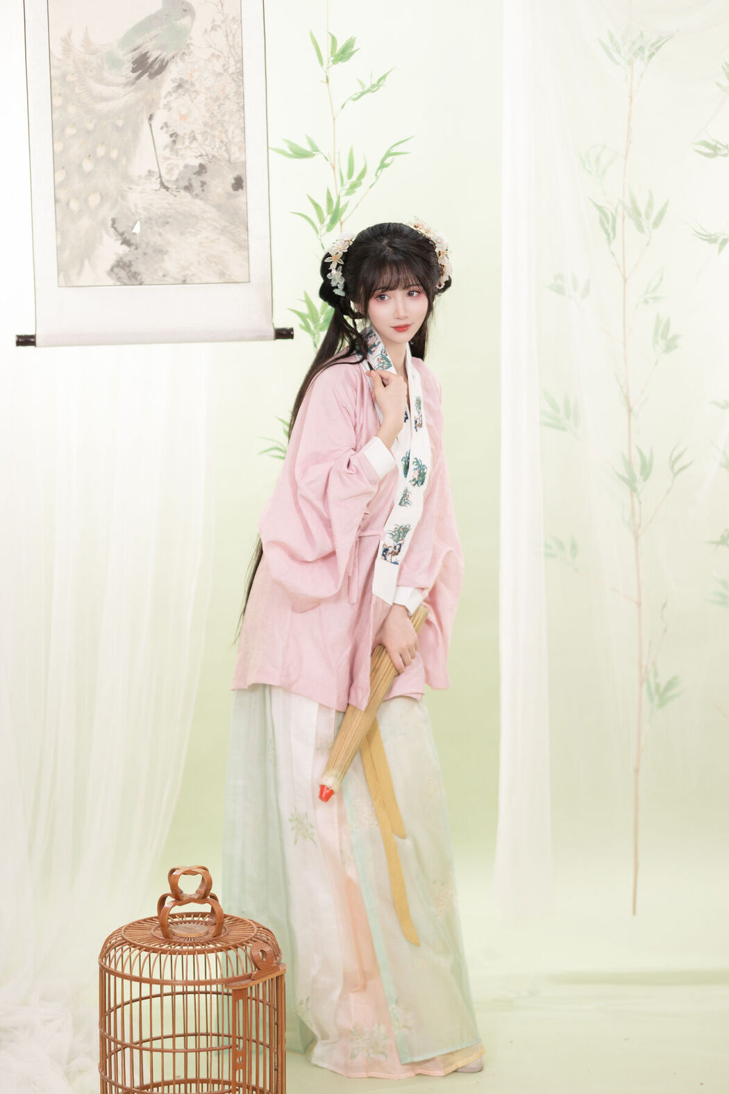 YiTuYu艺图语 Vol.7125 Qi Luo Sheng De Xiao Su Su