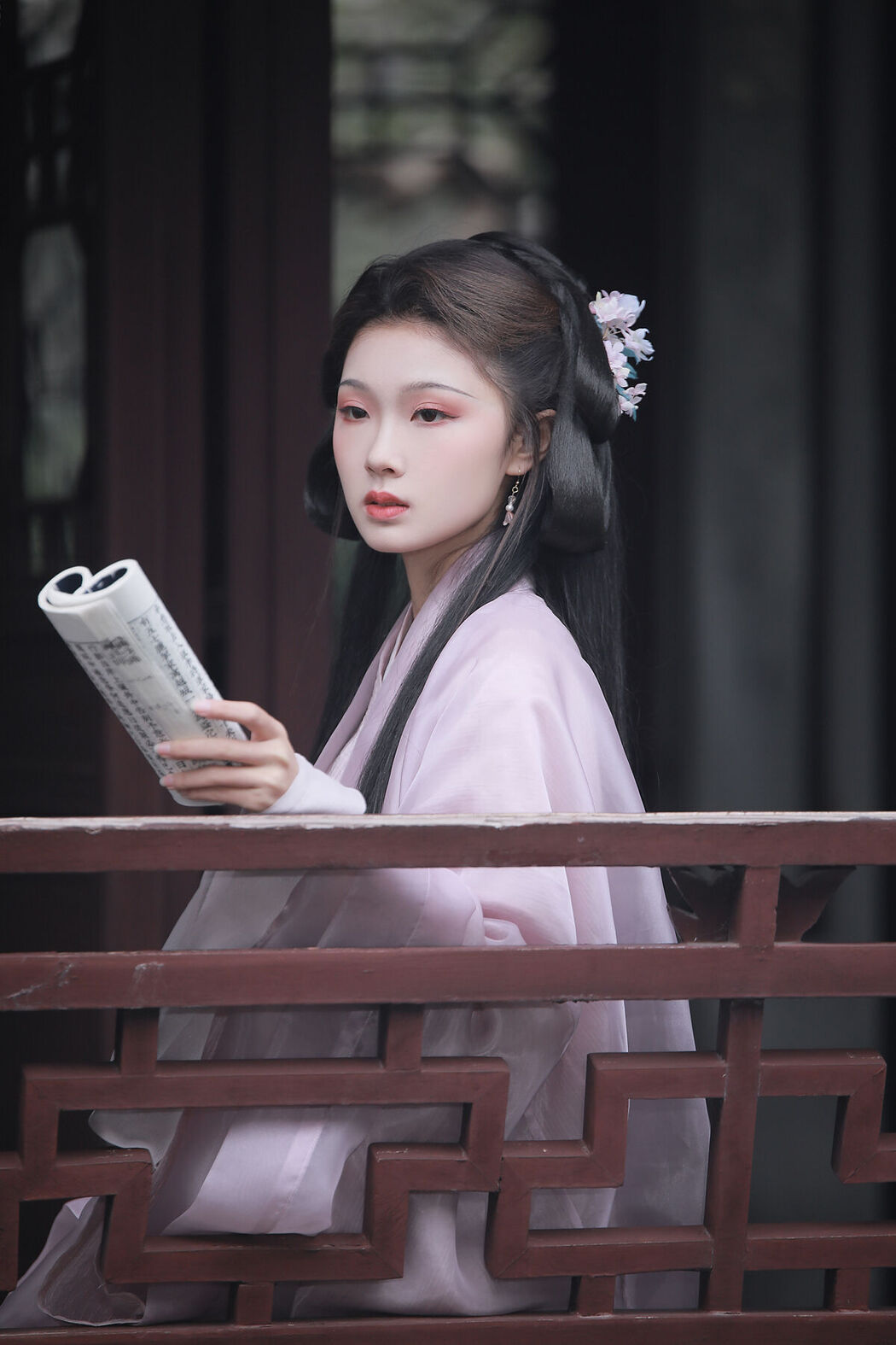 YiTuYu艺图语 Vol.7097 Qin Qin