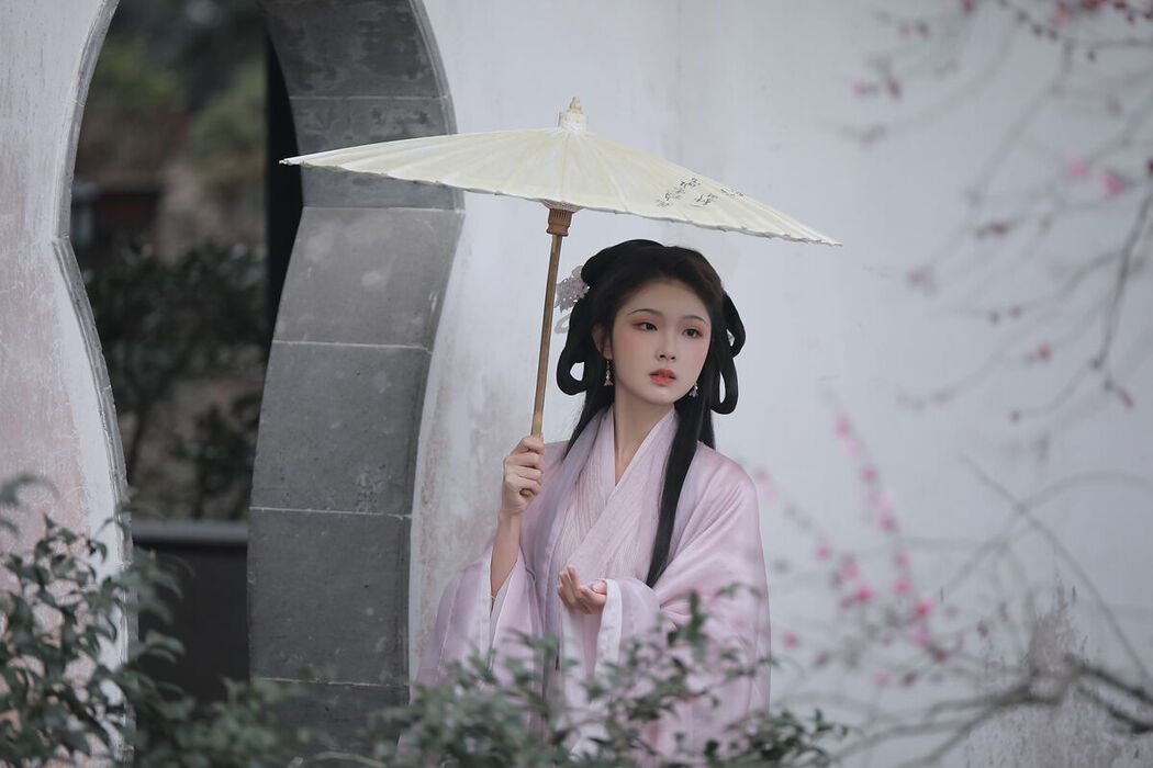 YiTuYu艺图语 Vol.7097 Qin Qin